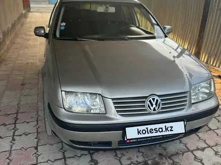 Volkswagen Passat 2004 года за 1 950 000 тг. в Алматы