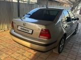 Volkswagen Passat 2004 годаfor1 950 000 тг. в Алматы – фото 3