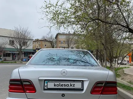 Mercedes-Benz E 320 2000 года за 5 200 000 тг. в Шымкент – фото 2