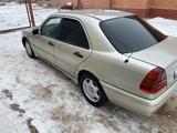 Mercedes-Benz C 250 1994 года за 1 500 000 тг. в Уральск – фото 2