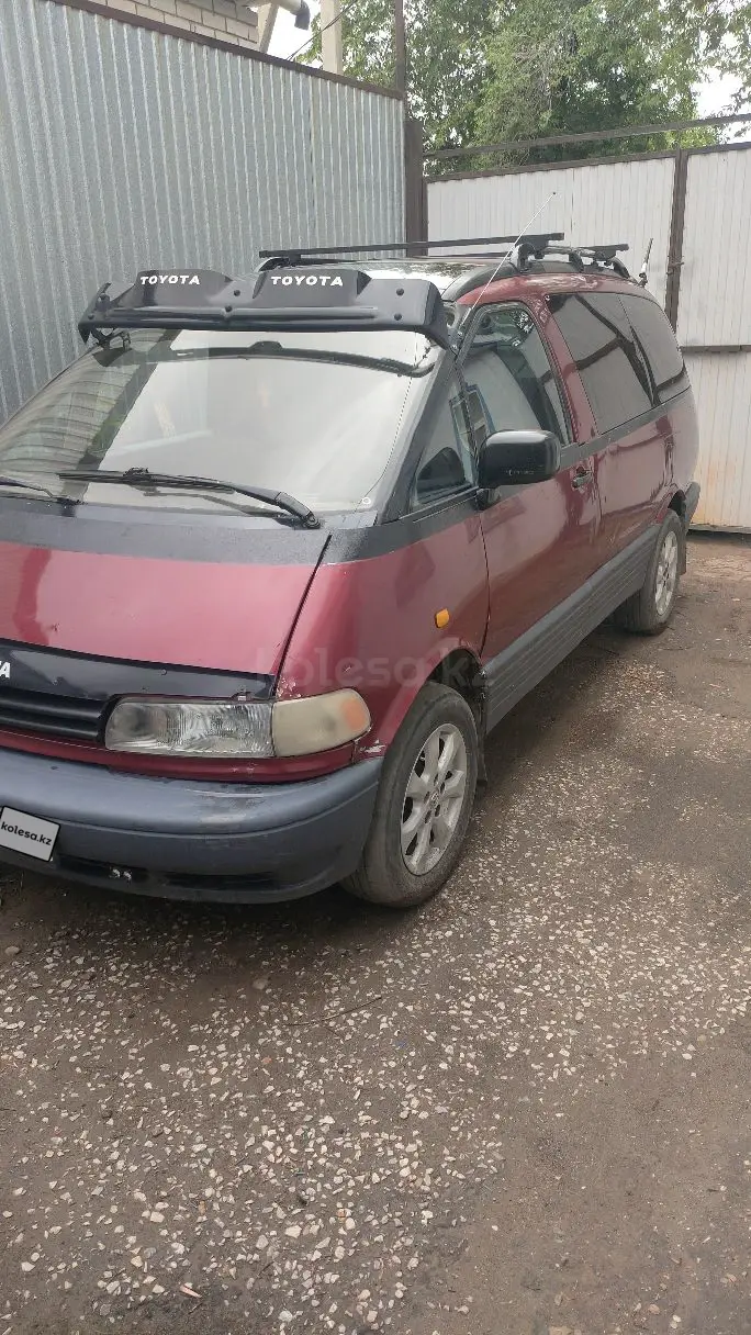 Toyota Previa, 1990