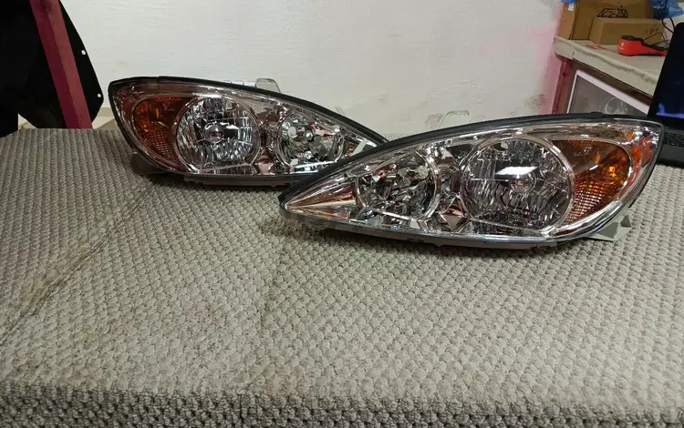 Передние фары Toyota Camry 30 2002- за 25 000 тг. в Астана