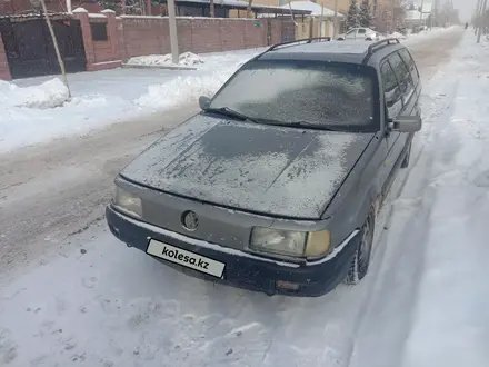 Volkswagen Passat 1993 года за 1 400 000 тг. в Астана – фото 2