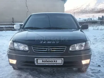 Toyota Camry 2000 года за 4 500 000 тг. в Усть-Каменогорск – фото 3