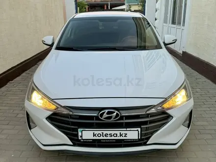 Hyundai Elantra 2019 года за 8 600 000 тг. в Актобе – фото 3