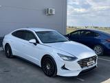 Hyundai Sonata 2021 года за 8 650 000 тг. в Актобе – фото 4