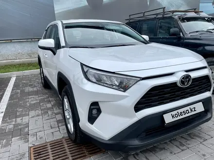 Toyota RAV4 2025 года за 16 150 000 тг. в Алматы – фото 6