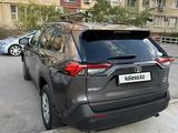 Toyota RAV4 2021 годаүшін16 800 000 тг. в Актау – фото 5