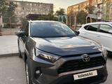 Toyota RAV4 2021 года за 16 800 000 тг. в Актау – фото 2