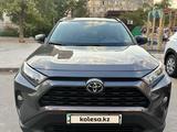 Toyota RAV4 2021 года за 16 700 000 тг. в Актау – фото 3