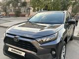 Toyota RAV4 2021 года за 16 600 000 тг. в Актау