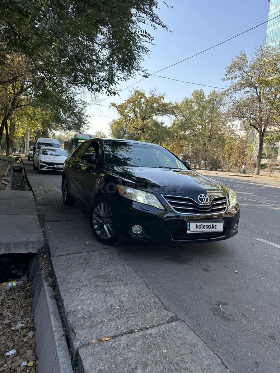 Toyota Camry 2011 г.