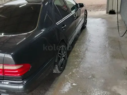 Mercedes-Benz E 200 2001 года за 3 999 999 тг. в Кызылорда – фото 3