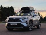Toyota RAV4 2021 года за 18 000 000 тг. в Тараз