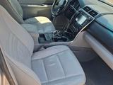 Toyota Camry 2016 года за 6 500 000 тг. в Уральск – фото 5