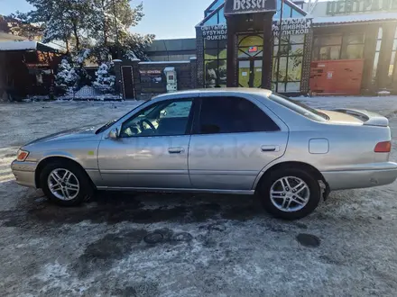 Toyota Camry 2000 года за 3 800 000 тг. в Алматы – фото 2