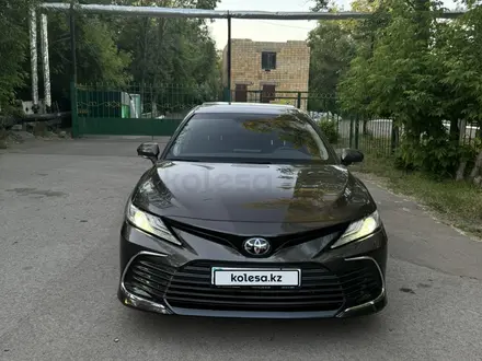 Toyota Camry 2021 года за 16 500 000 тг. в Астана – фото 3