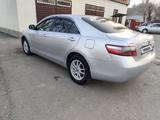 Toyota Camry 2007 года за 6 200 000 тг. в Тараз – фото 2