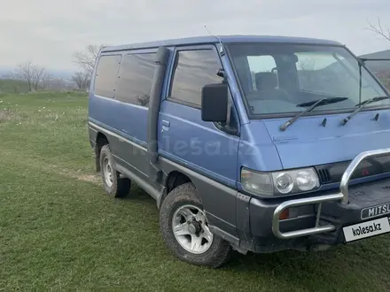 Mitsubishi Delica 1993 года за 1 500 000 тг. в Алматы – фото 2