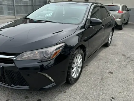 Toyota Camry 2015 года за 8 300 000 тг. в Шымкент – фото 3