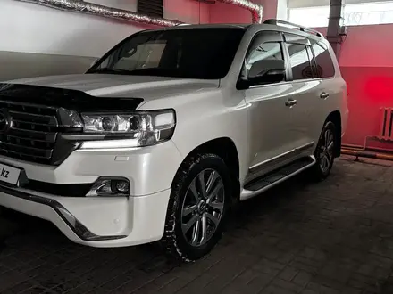 Toyota Land Cruiser 2018 года за 33 000 000 тг. в Астана