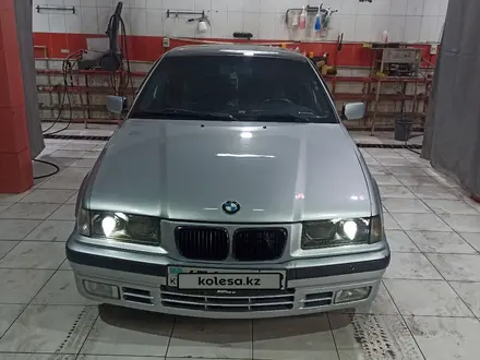 BMW 320 1994 года за 2 600 000 тг. в Алматы – фото 21