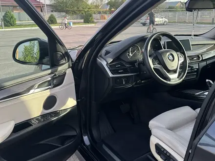 BMW X5 2014 года за 15 000 000 тг. в Алматы – фото 17