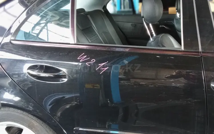Дверь задняя Mercedes E-Class (W211) за 40 000 тг. в Усть-Каменогорск