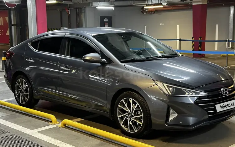 Hyundai Elantra 2020 годаfor8 200 000 тг. в Алматы