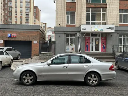 Mercedes-Benz E 240 2002 года за 5 200 000 тг. в Караганда – фото 2