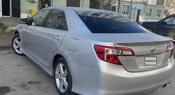 Toyota Camry 2014 года за 6 000 000 тг. в Атырау – фото 4