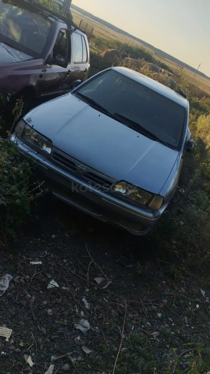 Nissan Primera, 1992