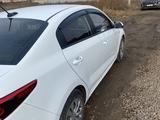 Kia Rio 2020 года за 7 500 000 тг. в Актобе – фото 3