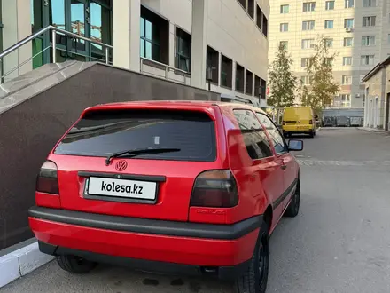 Volkswagen Golf 1994 года за 1 400 000 тг. в Астана – фото 2