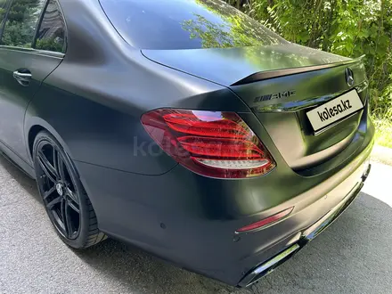 Mercedes-Benz E 63 AMG 2017 года за 45 000 000 тг. в Алматы – фото 25