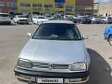 Volkswagen Golf 1994 годаүшін1 000 000 тг. в Астана