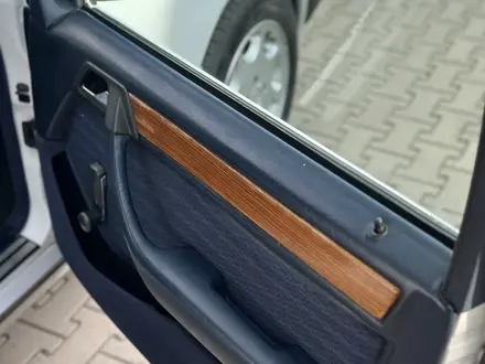 Mercedes-Benz E 230 1990 года за 2 300 000 тг. в Алматы – фото 15