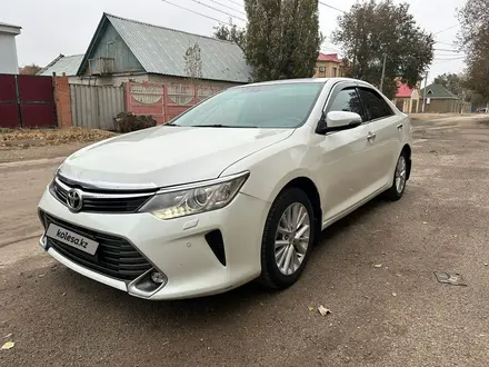 Toyota Camry 2015 года за 11 000 000 тг. в Актобе