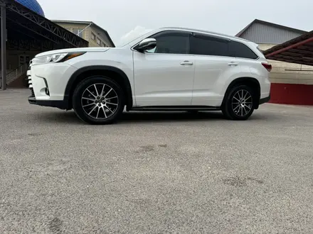 Toyota Highlander 2017 года за 20 000 000 тг. в Алматы