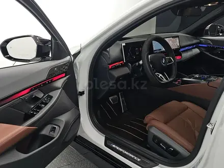 BMW 530 XDrive 2025 года за 33 700 000 тг. в Алматы – фото 4