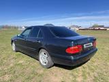 Mercedes-Benz E 230 1996 года за 1 980 000 тг. в Уральск – фото 4