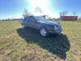 Mercedes-Benz E 230 1996 года за 1 980 000 тг. в Уральск – фото 2