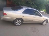 Toyota Camry 2001 годаүшін2 700 000 тг. в Семей