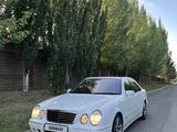 Mercedes-Benz E 320 2001 годаfor5 500 000 тг. в Астана