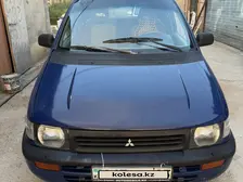 Mitsubishi Space Runner, 1995