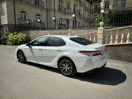 Toyota Camry 2022 года за 17 500 000 тг. в Караганда – фото 7