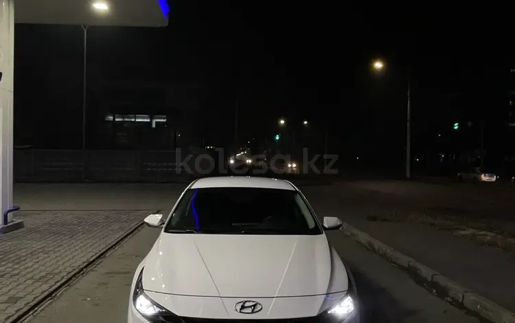 Hyundai Elantra 2023 годаfor9 550 000 тг. в Усть-Каменогорск