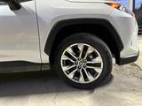 Toyota RAV4 2021 годаүшін17 000 000 тг. в Шымкент – фото 4