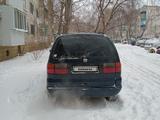 Volkswagen Sharan 1997 года за 1 600 000 тг. в Уральск – фото 3