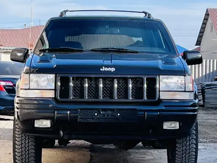 Jeep Grand Cherokee 1993 года за 18 500 000 тг. в Атырау